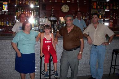 Se jubila Gorgonio 31-07-2003   Gorgonio, después de años atendiendo el bar, se jubila. Desde aquí le desamos suerte en su nueva etapa.