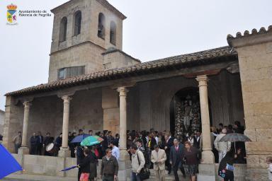 Misa y procesión  Por causa de la lluvia, este año no pudo salir el Cristo por las calles de Palencia de Negrilla.